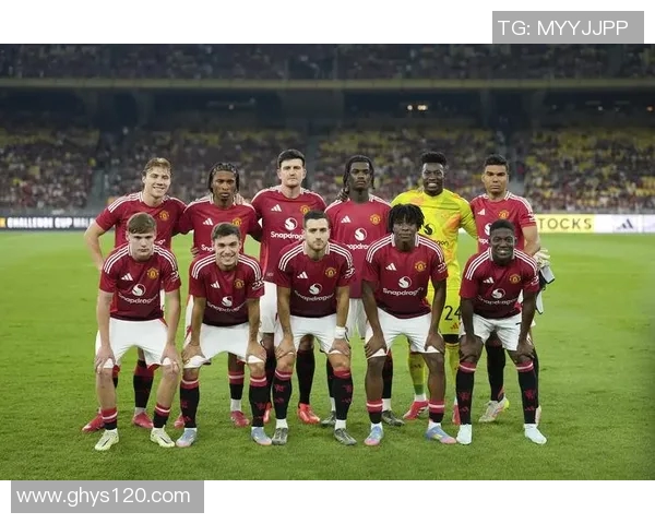 足球球星赛前热身全景解析展现力量速度与激情瞬间 足球球星赛前热身全景解析展现力量速度与激情瞬间