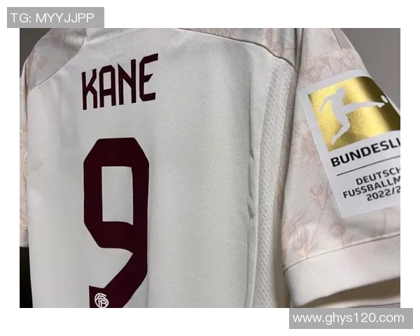 二号球衣传奇:那些穿上二号球衣的足球明星及其辉煌成就 二号球衣传奇:那些穿上二号球衣的足球明星及其辉煌成就